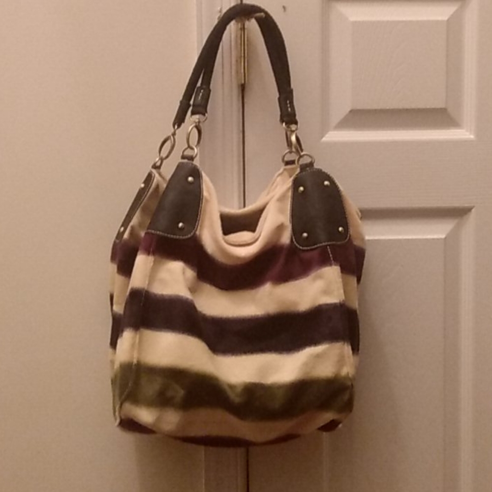 Very large Pocketbook